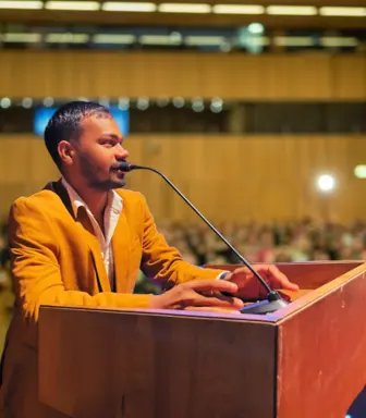 Oshi Zaroon, founder of Oshi Media